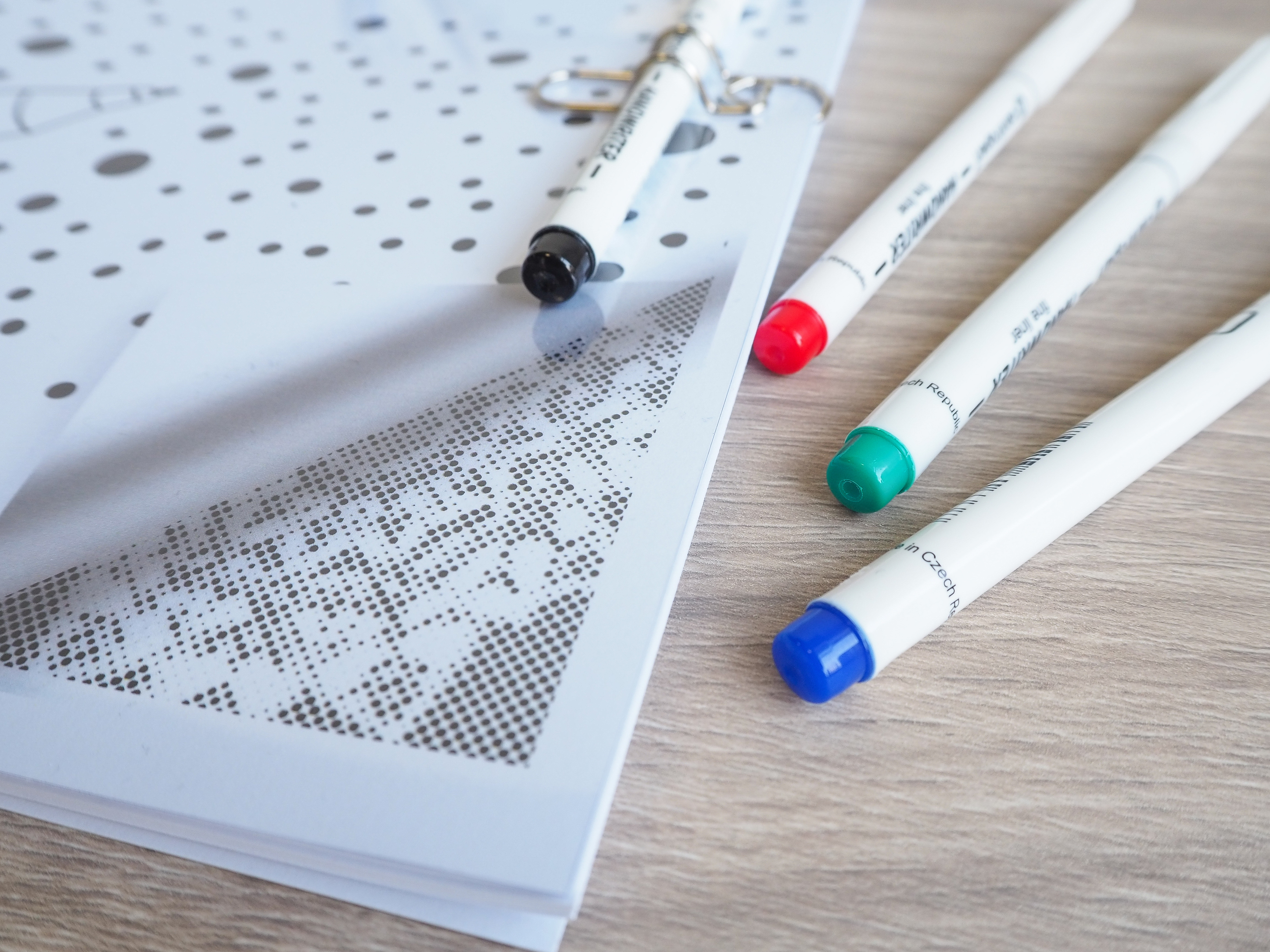 dotiing book mandala zmenseno  (1)